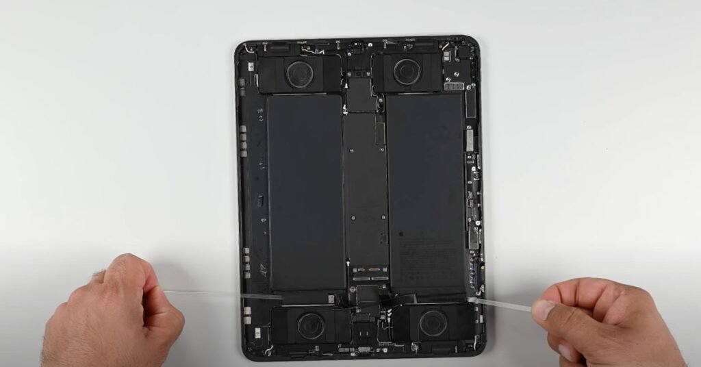 ifixit-teardown-reveals-big-change-for-the-m4-ipad-pro’s-repairability