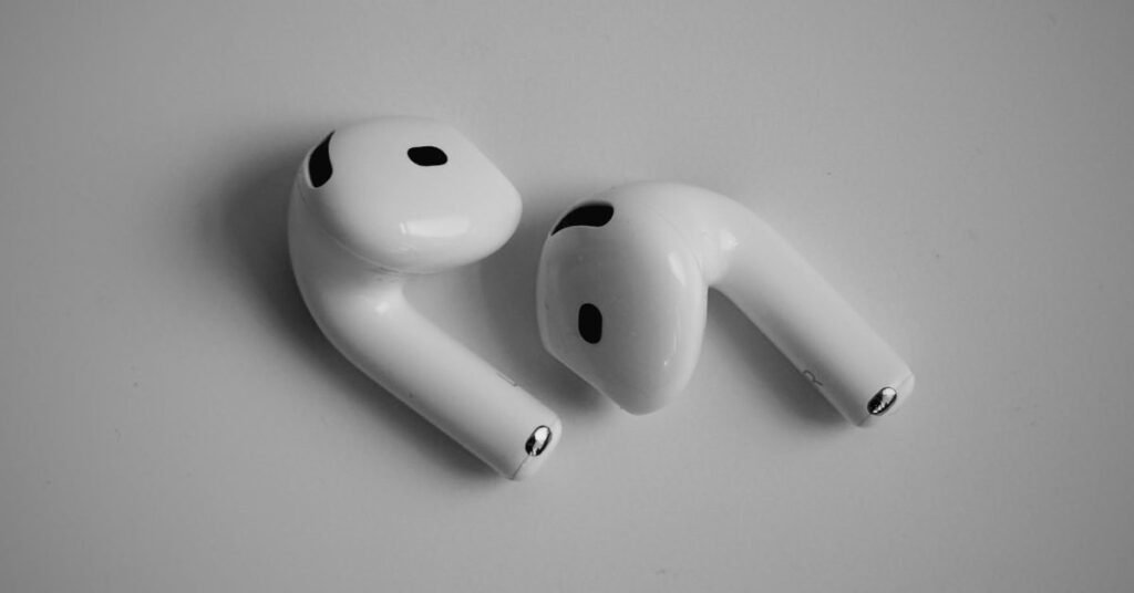 hands-on-with-airpods-4:-better-in-every-way